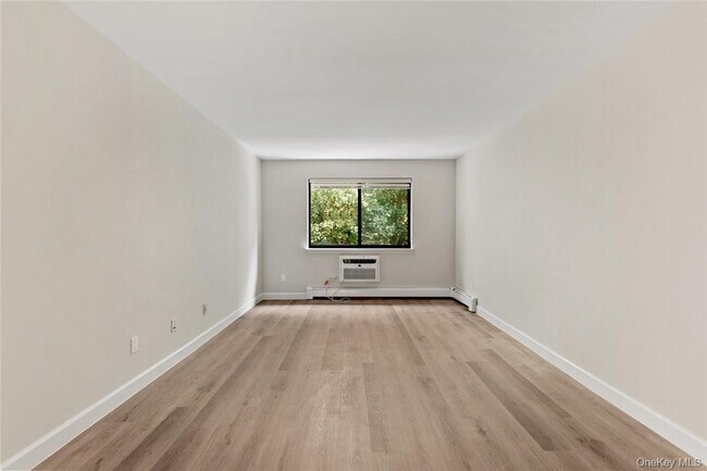 Building Photo - 500 Central Park Ave