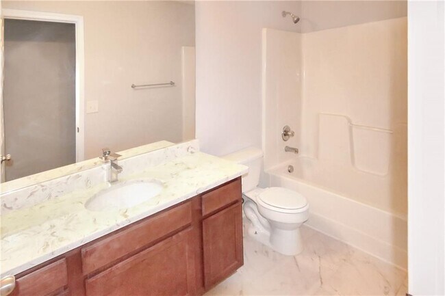 Building Photo - 2389 White Alder Dr NE