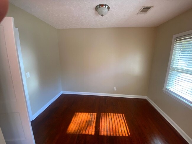 Building Photo - **ON HOLD**3 Bedroom / 2 Bathroom Home for Rent in Columbus, GA***