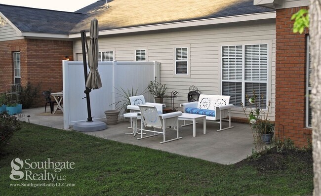 Building Photo - Woodshire Duplexes & Townhomes