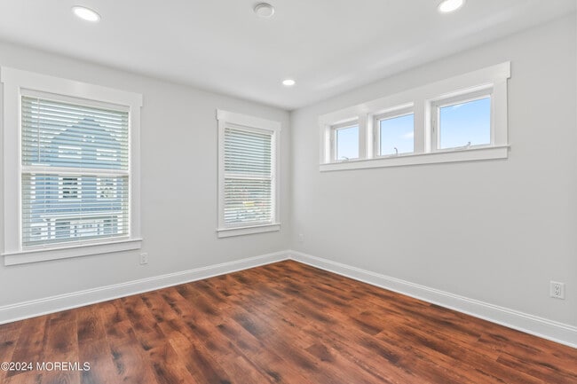 Building Photo - 95-99 Bay Ave