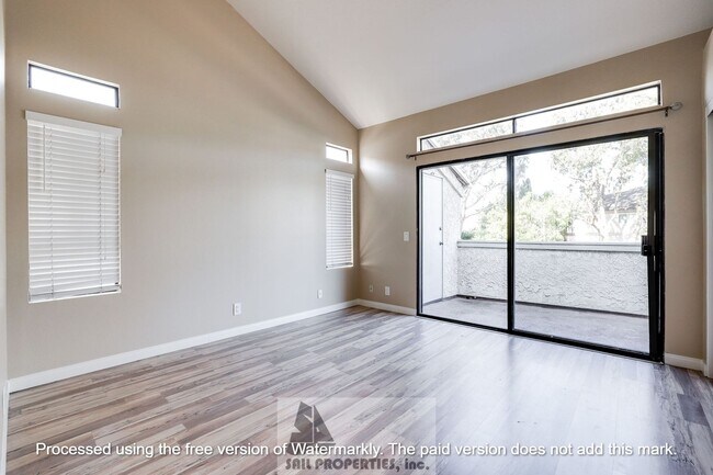 Building Photo - Welcome to this stunning 2-bedroom+loft, l...