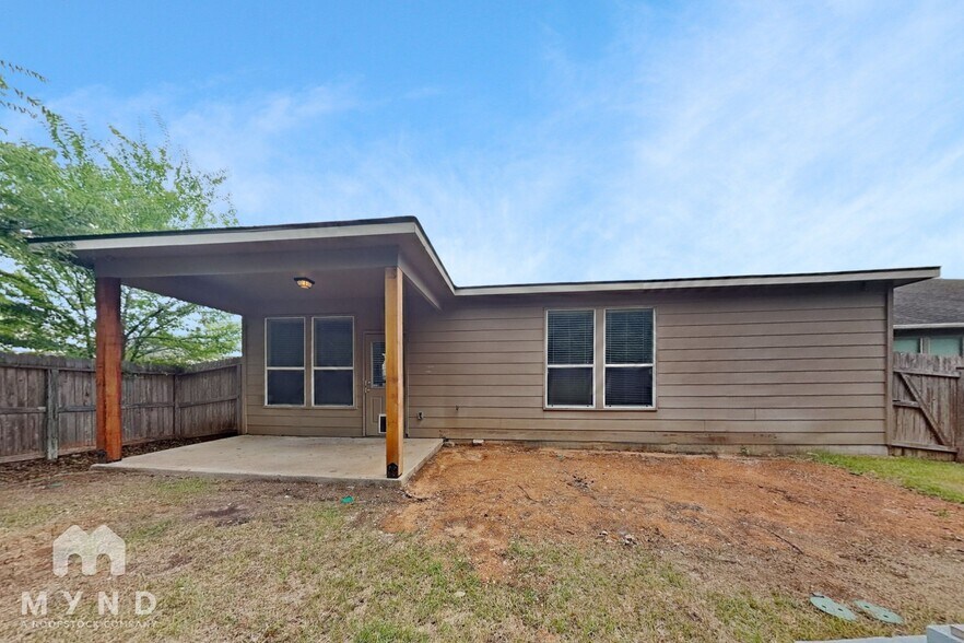 Building Photo - 307 Rustic Willow