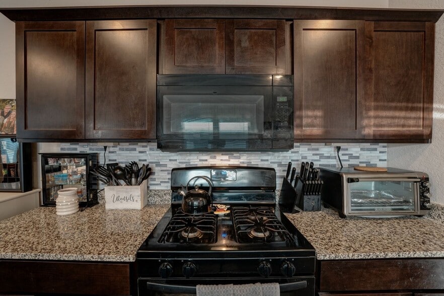 Building Photo - 153 Roanwood Dr