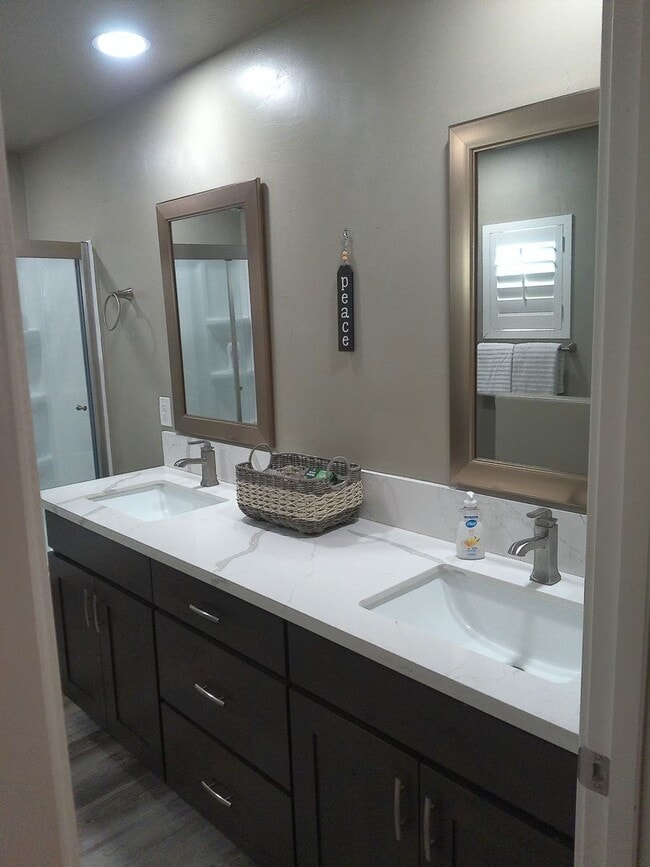 Building Photo - Spacious 4 bedroom 2 bath Double wide Available short term or long term