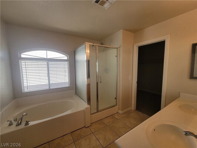 Building Photo - 8458 Pico Rivera Ave