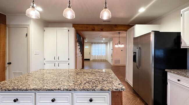 Building Photo - China Grove 4 bedroom, 3 bathroom