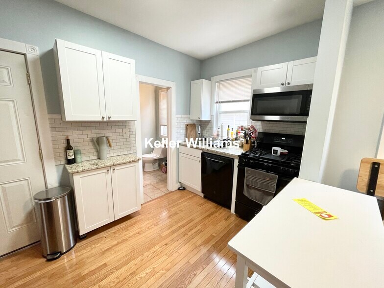 Building Photo - 44 Ward St