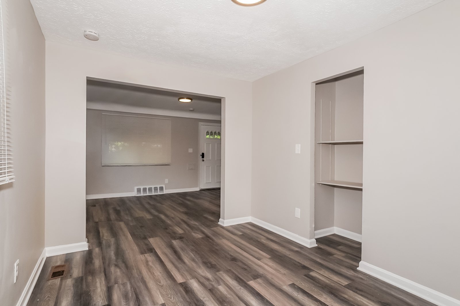 Building Photo - 3879 E 154th St