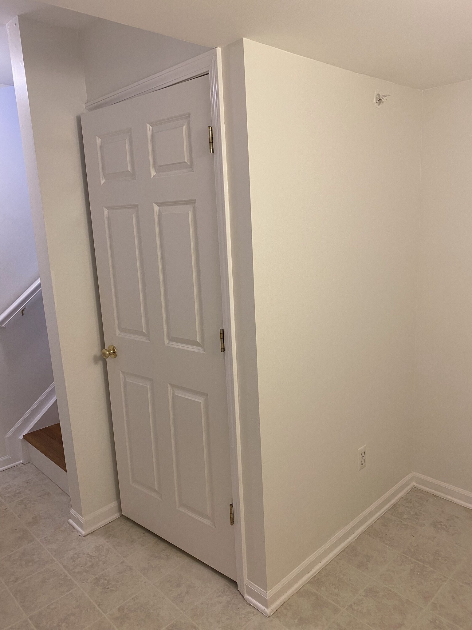 Mudroom - 2916 Barclay Way