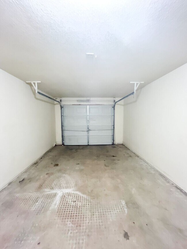 Building Photo - 3807 Wind Ct