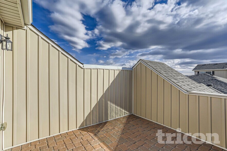 Building Photo - 10550 Waco St