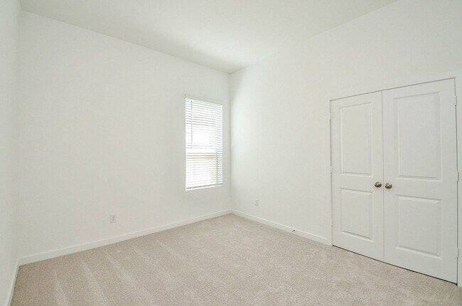 Building Photo - 2708 Pne Blf Dr