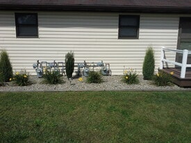Building Photo - 119 Valley View Dr