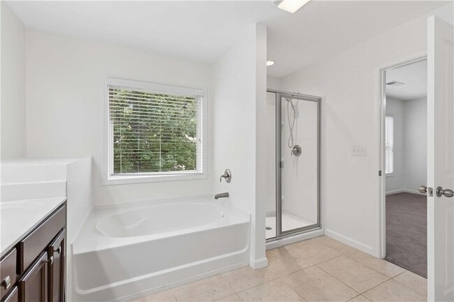 Building Photo - 3377 Vintage Cir SE