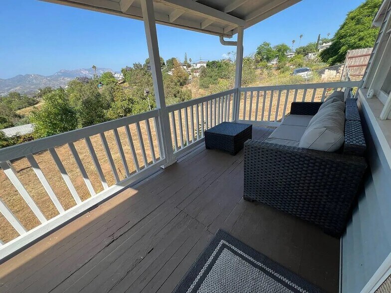 Building Photo - 8707 Golden Ridge Rd