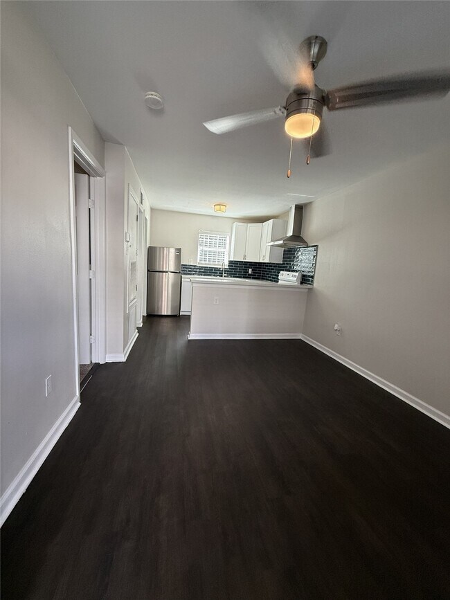 Primary Photo - 1824 Thonig Rd