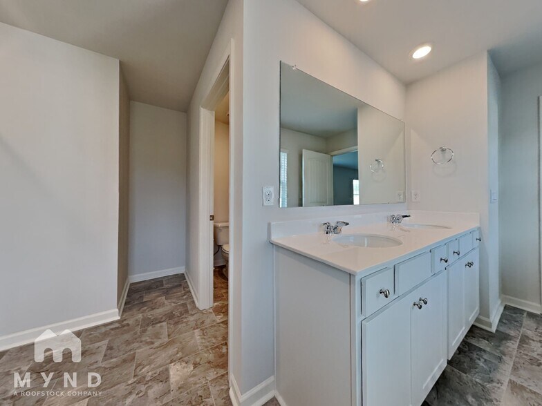 Building Photo - 262 Barnwood Ln