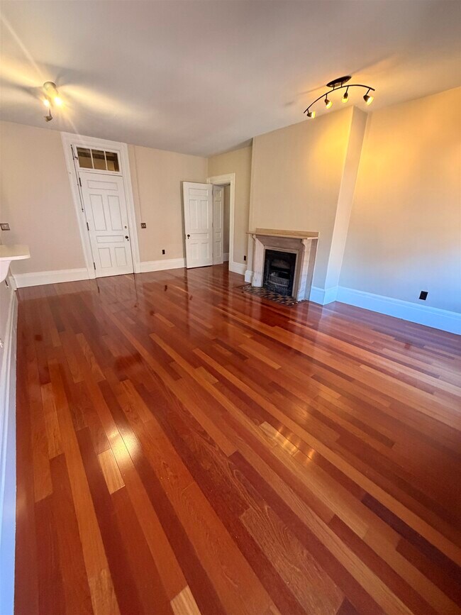 Building Photo - 401 State Street