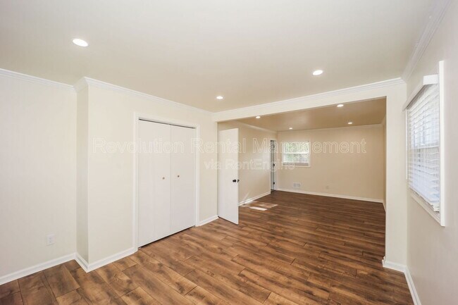 Building Photo - 3702 Chesapeake Way