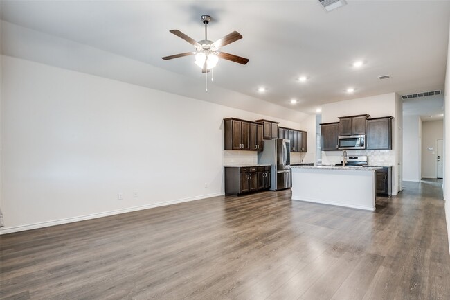 Building Photo - 905 Philadelphia St