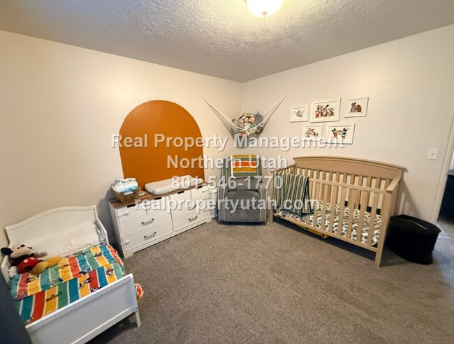 Building Photo - Cute 2 Bedroom Townhome in South Ogden Available