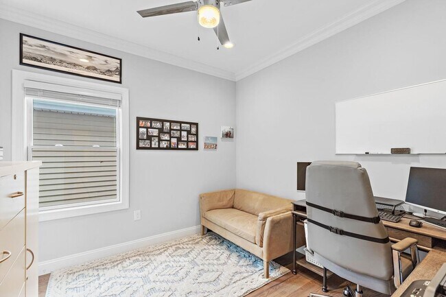 Building Photo - 61 Bleecker St