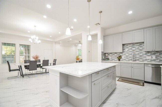 Building Photo - 6514 Fraser Pt Ct
