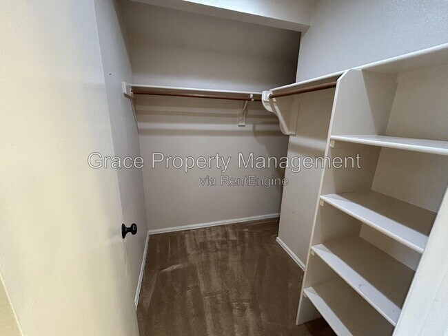 Building Photo - 9024 Bear Mountain Dr