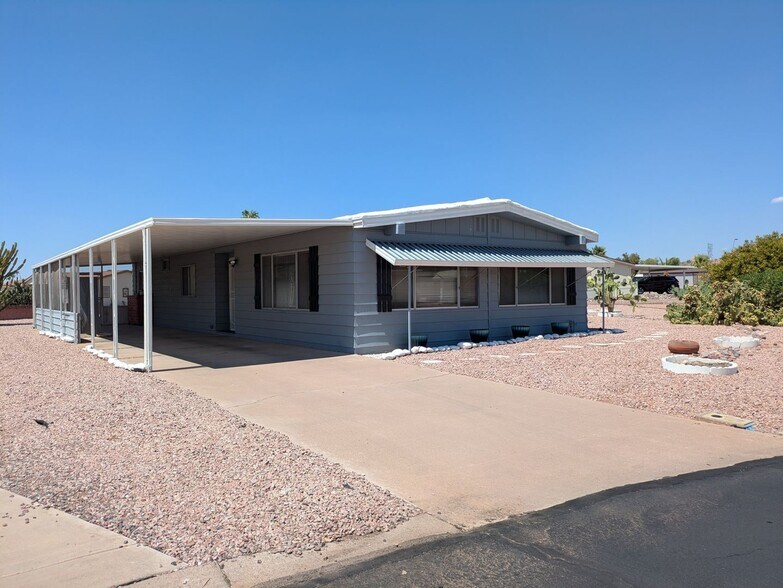 Primary Photo - 8136 E Cactus Dr