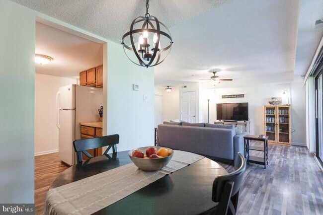 Building Photo - 22 Hermitage Dr