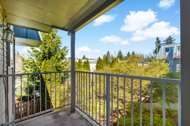 Building Photo - 11540 Pinehurst Way NE