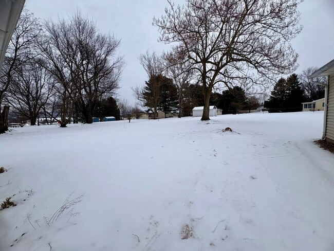 Building Photo - 3 Bedroom Rancher in Lebanon!