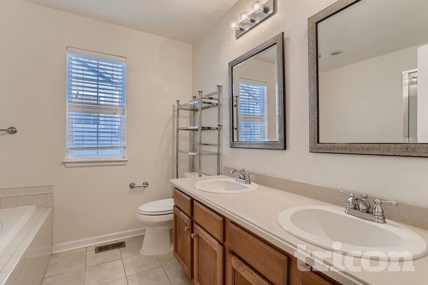 Building Photo - 24881 E Euclid Pl