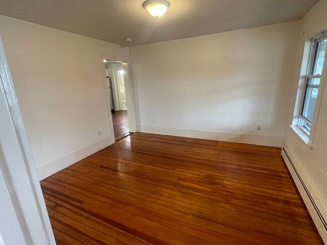 Building Photo - 664 Humphrey St