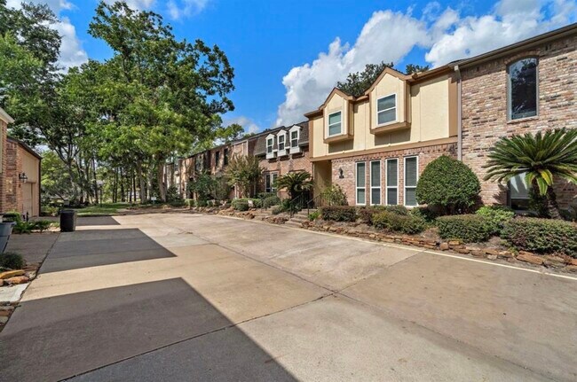 Building Photo - 15167 Kimberley Ct