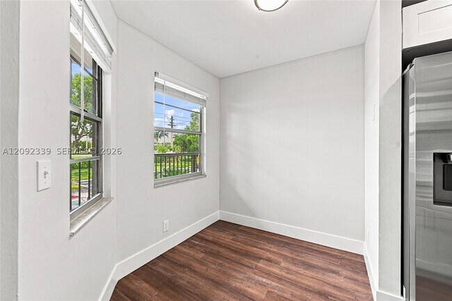 Building Photo - 1400 SW 124th Terrace