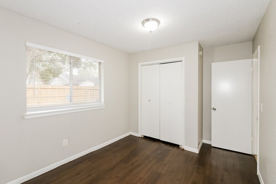 Building Photo - 19523 Elmtree Estates Dr