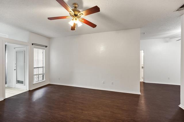 Building Photo - 2105 Count Fleet Dr