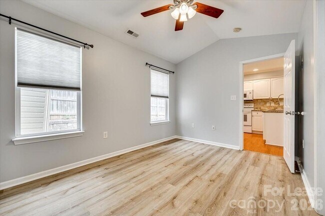 Building Photo - 2052 Shady Pond Dr