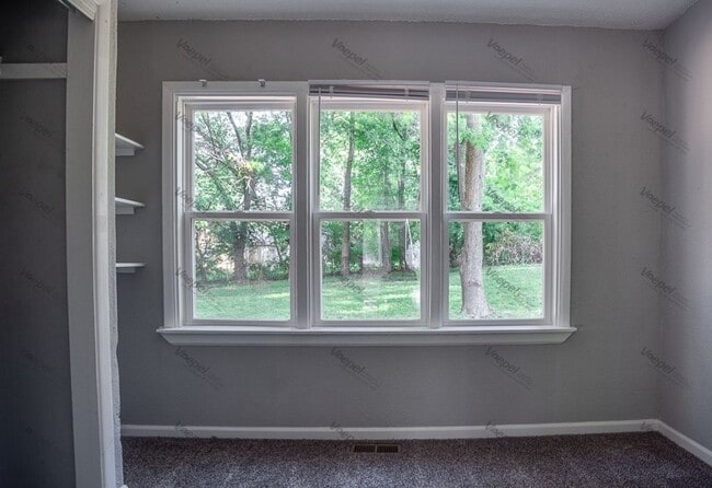 Building Photo - 3 Bedroom 1.5 Bath $1,425.00