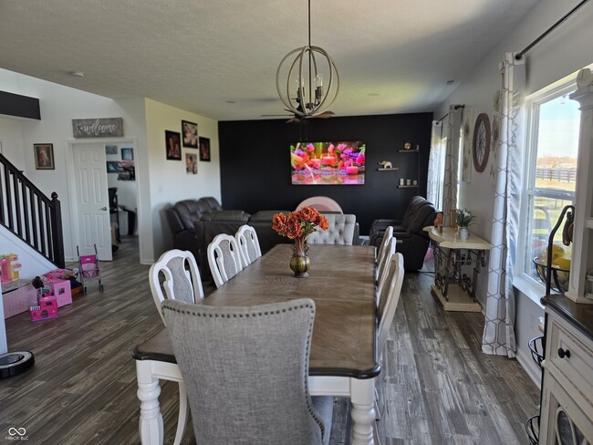 Building Photo - 1461 Bigleaf Dr