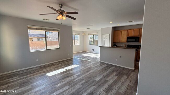 Building Photo - 14719 W Poinsettia Dr