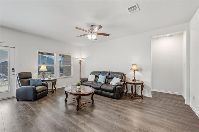 Building Photo - 809 Egret St