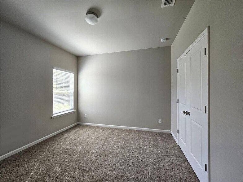 Building Photo - 1561 Winding Rdg Trl