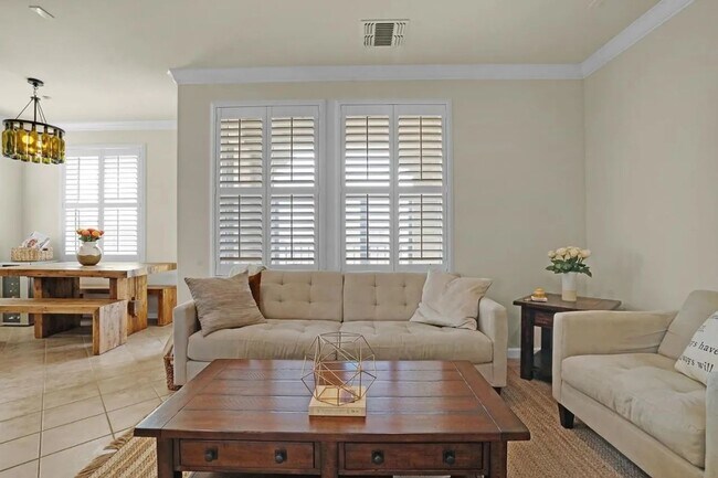 Building Photo - Wonderful Dublin Condo