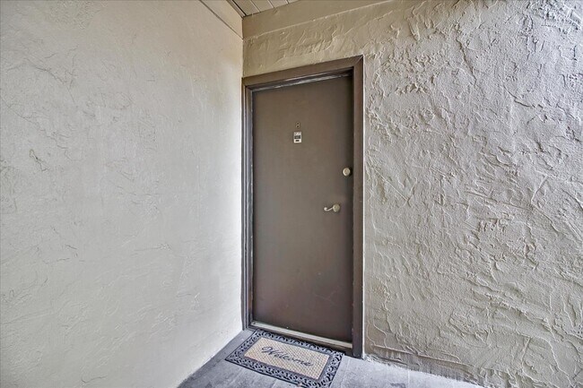 Building Photo - 280 Tradewinds Dr