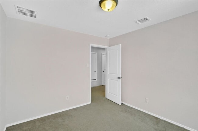 Building Photo - 1705 Uhland Dr
