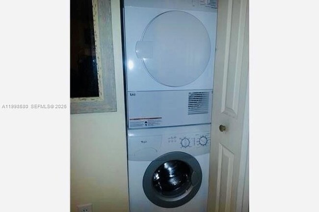 Building Photo - 10029 SW 77th Ct