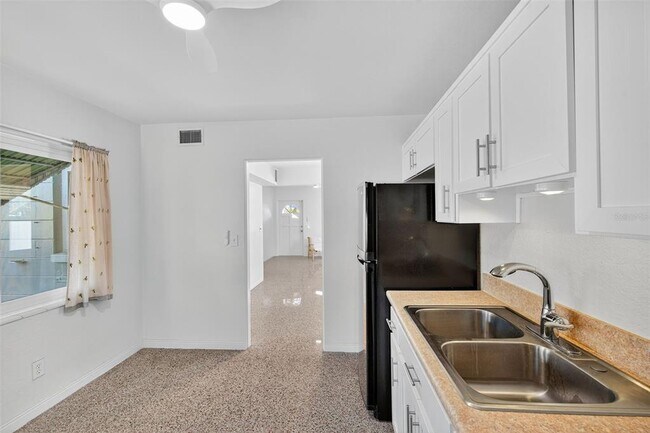 Building Photo - 5410 19th Ave S